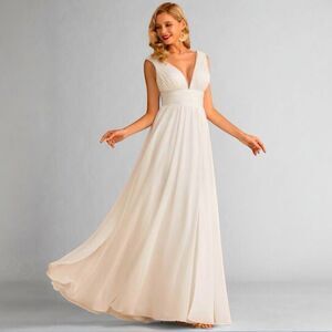Jj's House Elegant White Evening Gown. Perfect for destination wedding! Sz 6.